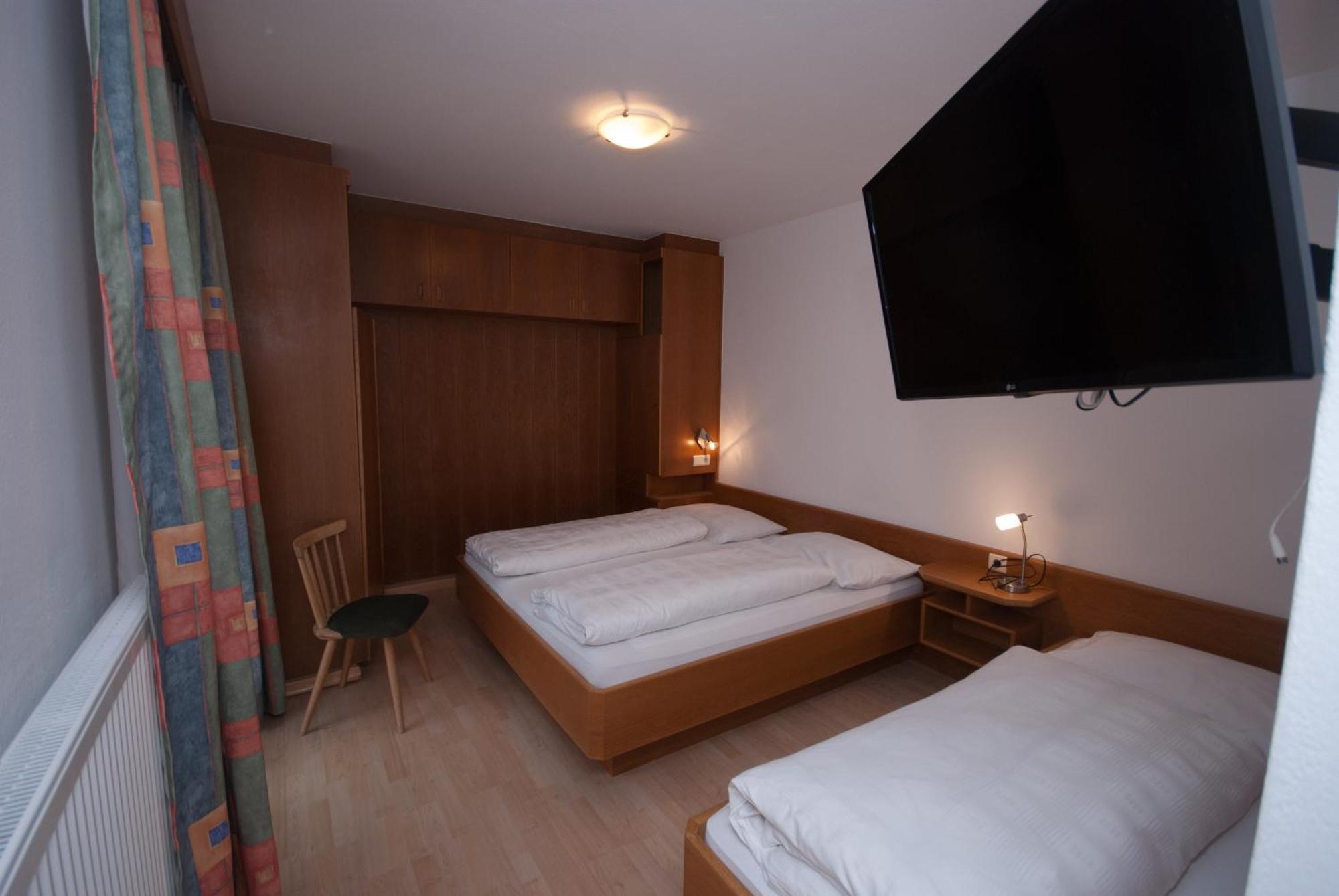 Garni Hofer Aparthotel Sexten Exterior photo
