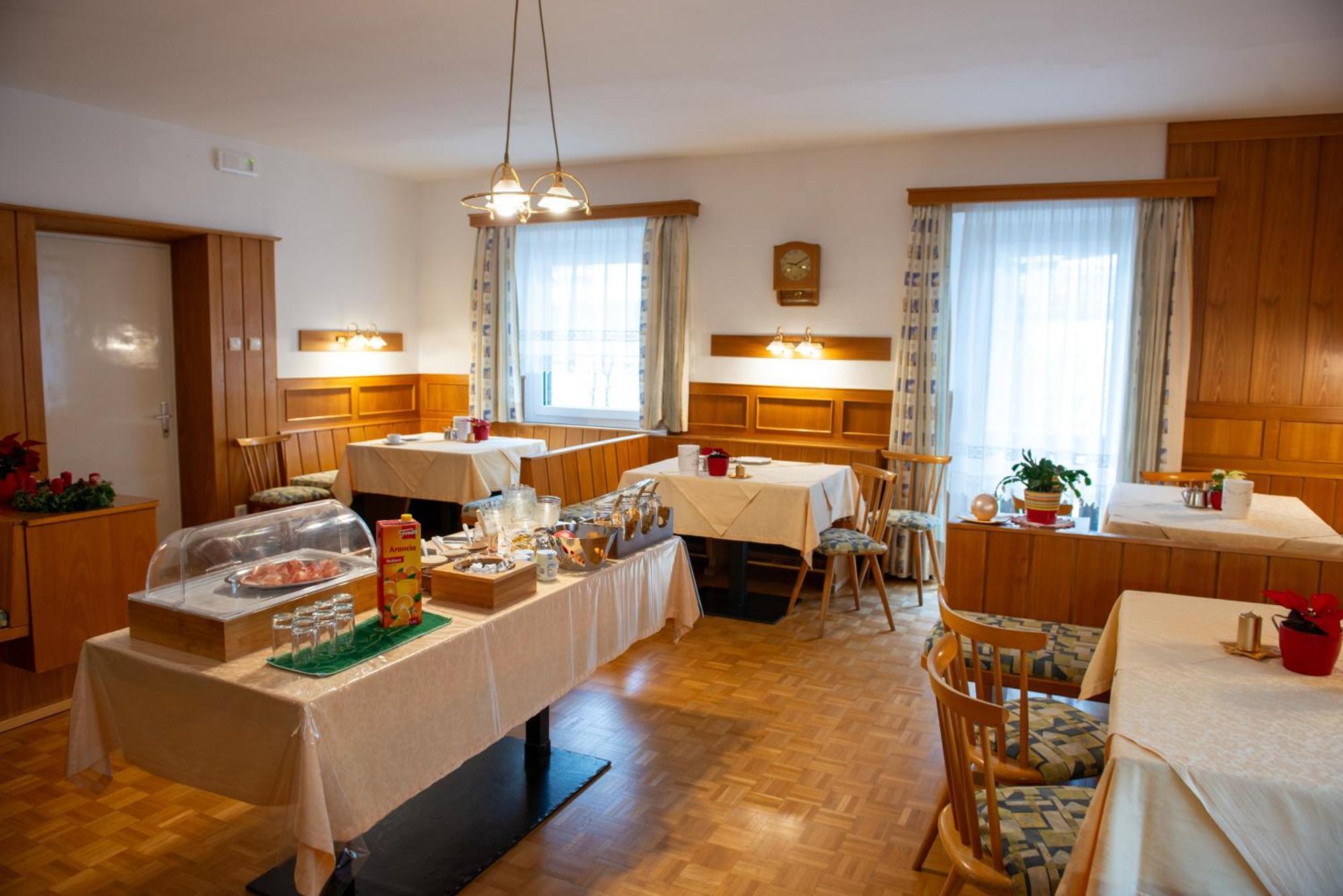 Garni Hofer Aparthotel Sexten Exterior photo